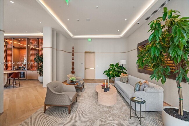 Building Photo - 77 SE 5th St