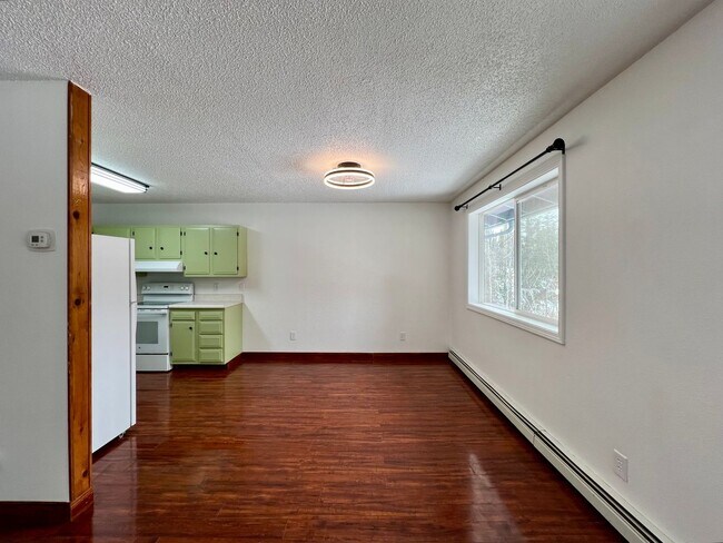 Building Photo - Waves Rd *