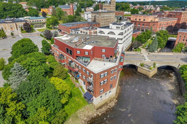 Building Photo - Luxury Condo for Rent – Franklin Place, Bangor
