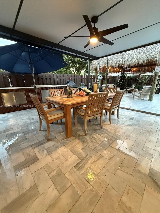 Building Photo - 9495 Dominican Dr