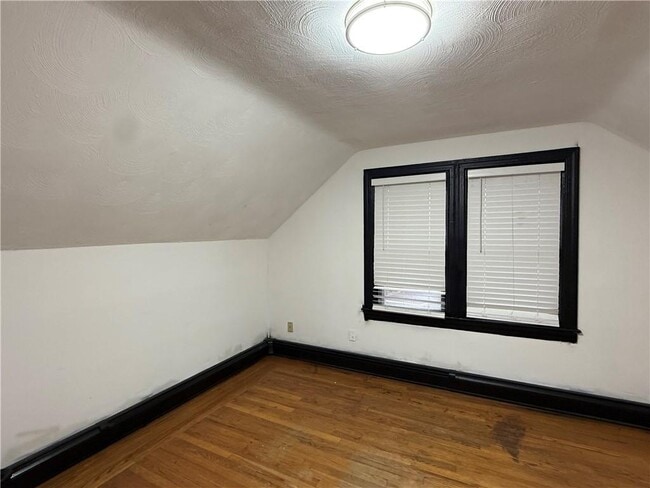 Building Photo - 121 Central Ave