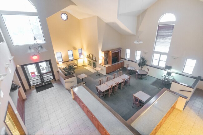 Common Area - 515 Donofrio Dr