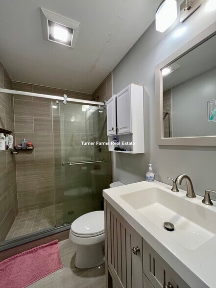 Building Photo - 92 Calumet St