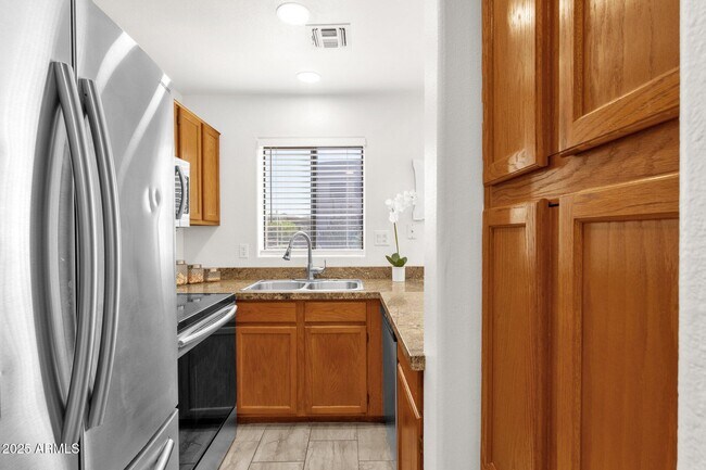 Building Photo - 13636 N Saguaro Blvd