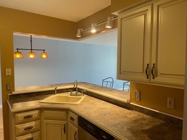Building Photo - 50 Steeplechase Ct