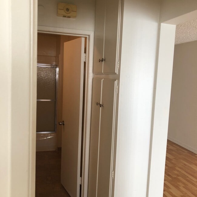 linen closets - 440 N Hayworth Ave