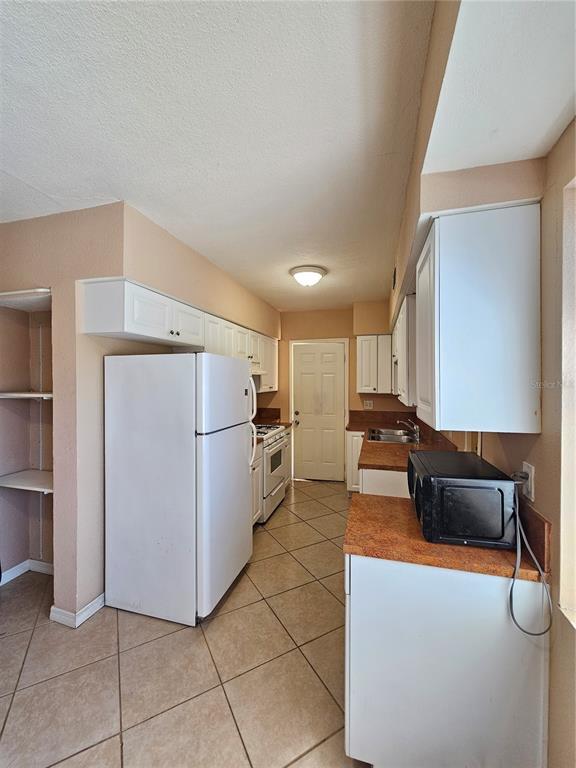 Building Photo - 1355 Drew St