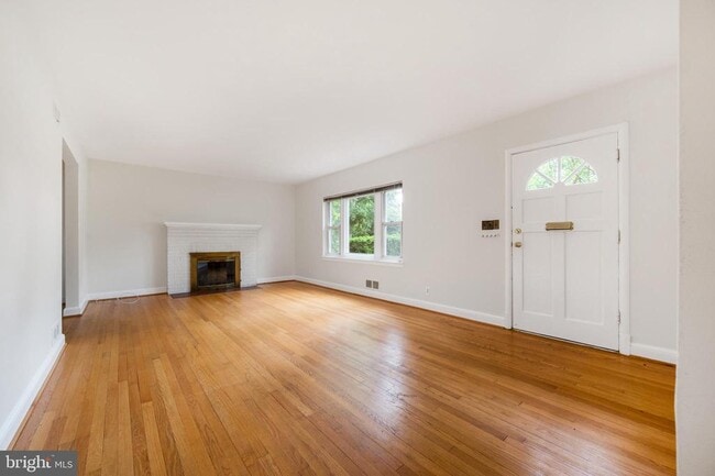 Building Photo - 5708 Dawes Ave