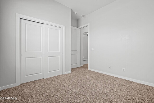 Building Photo - 13992 Margaret Ponce Ave