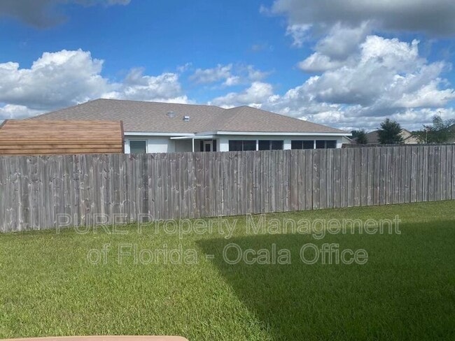 Building Photo - 2880 NE 43rd Rd
