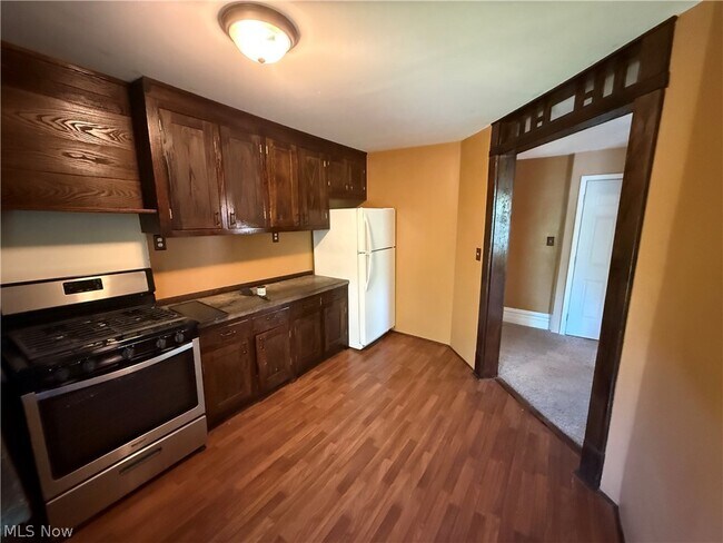 Building Photo - 1076 Ackley St