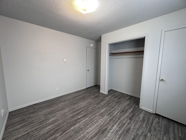 Building Photo - 1214.5 James-