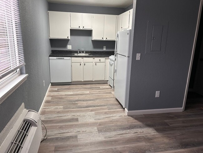 Interior Photo - WSquareWest
