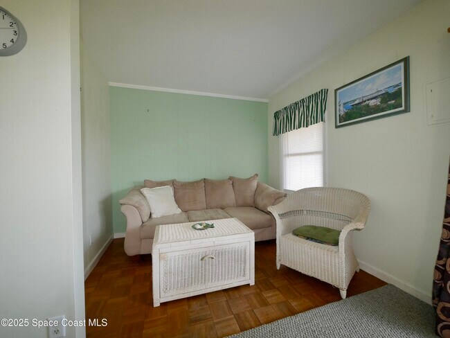 Building Photo - 923 S Colonial Ct