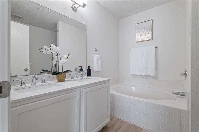 Building Photo - 3300 Jacobs Dr