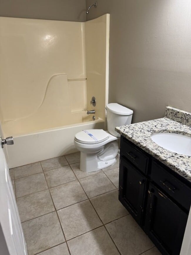 Building Photo - Renovated 3 Bedroom 2 Bath Home for Rent w...