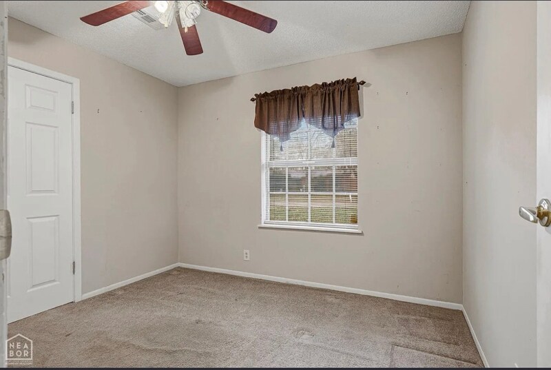 Building Photo - 112 Sparkey Dr