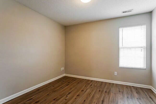 Building Photo - 4449 Snowcrest Ln