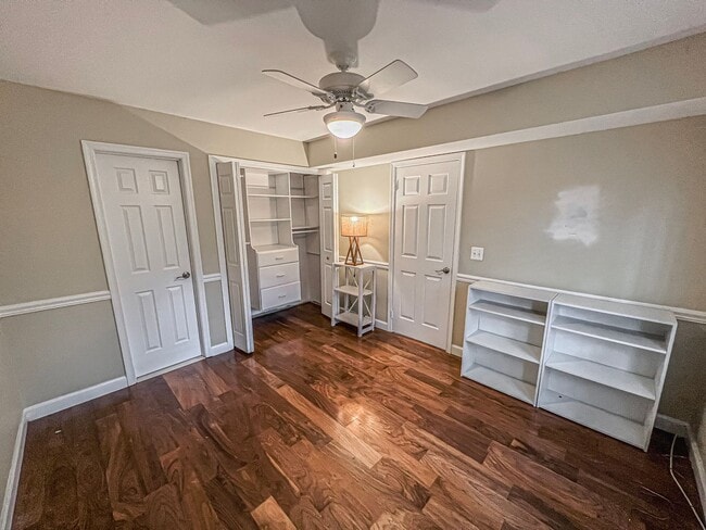 Building Photo - Bright And Relaxing 2 Bed 2 Bath Partially Furnished Home in Beautiful Franklin Farm Foundation