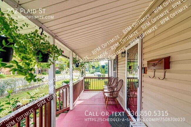 Building Photo - 702 Plaid St