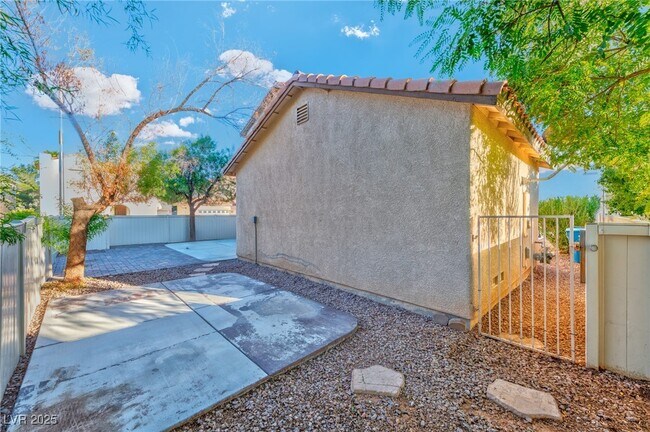 Building Photo - 1460 Herring Run Ave