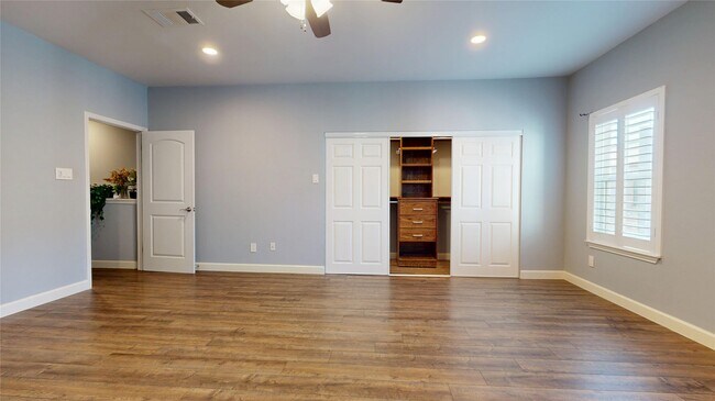 Building Photo - 2984 Holly Hall St