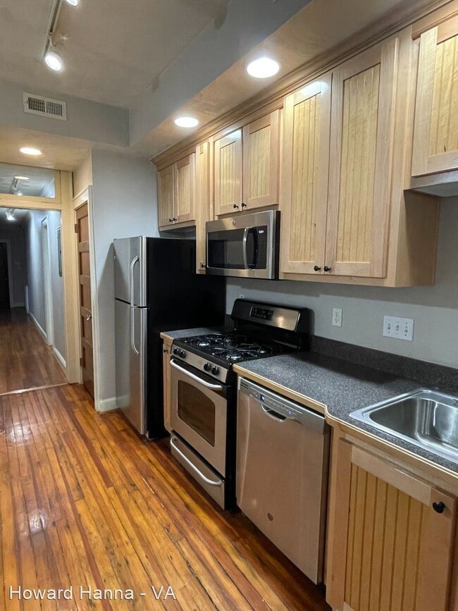 Building Photo - 2 br, 1 bath House - 1411 Colonial Avenue #B4