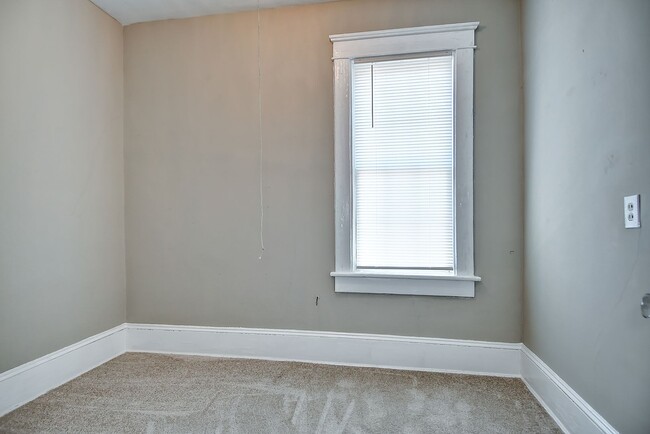 Building Photo - FOR RENT  - NORFOLK / ODU AREA