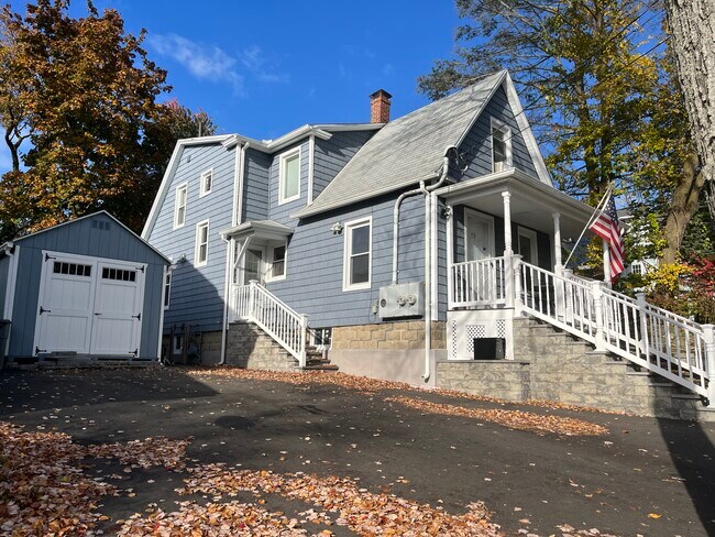 Building Photo - 49 Prince St