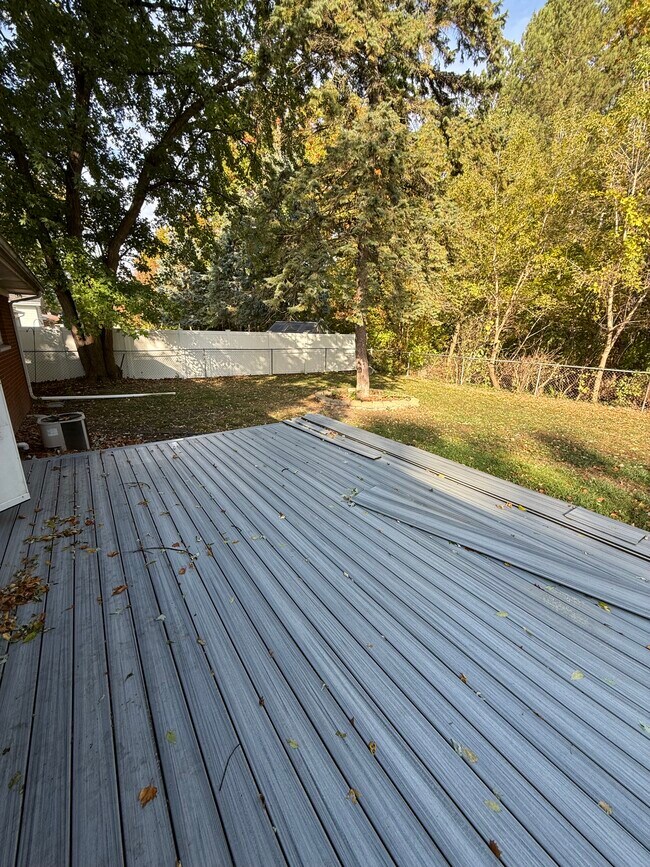 Building Photo - 4352 Clement Dr