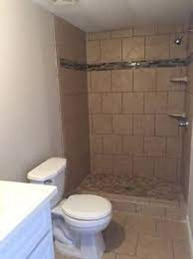Building Photo - Renovated 2-Bed, 1-Bath Mobile Home