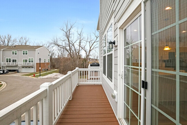 Building Photo - 155 Canterbury Way