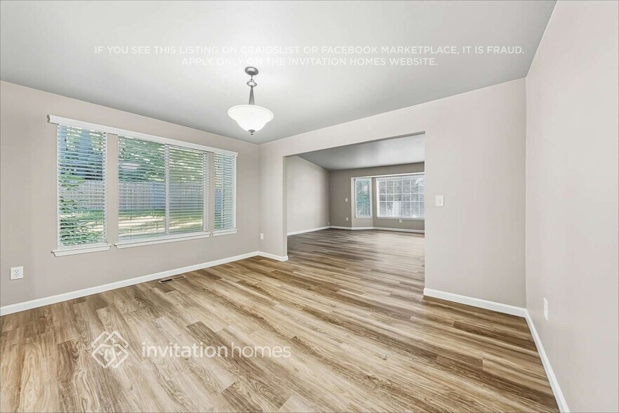 Building Photo - 20211 111th St Ct E