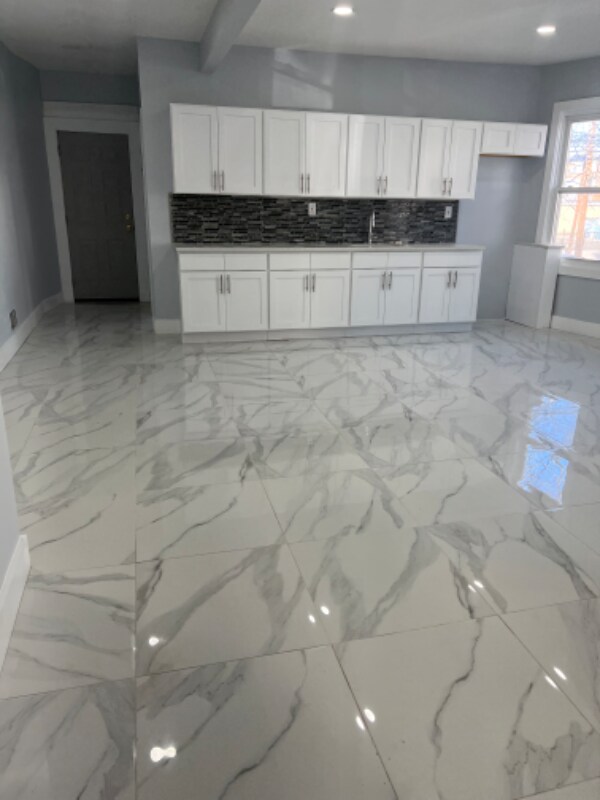 Building Photo - 121 Stone St