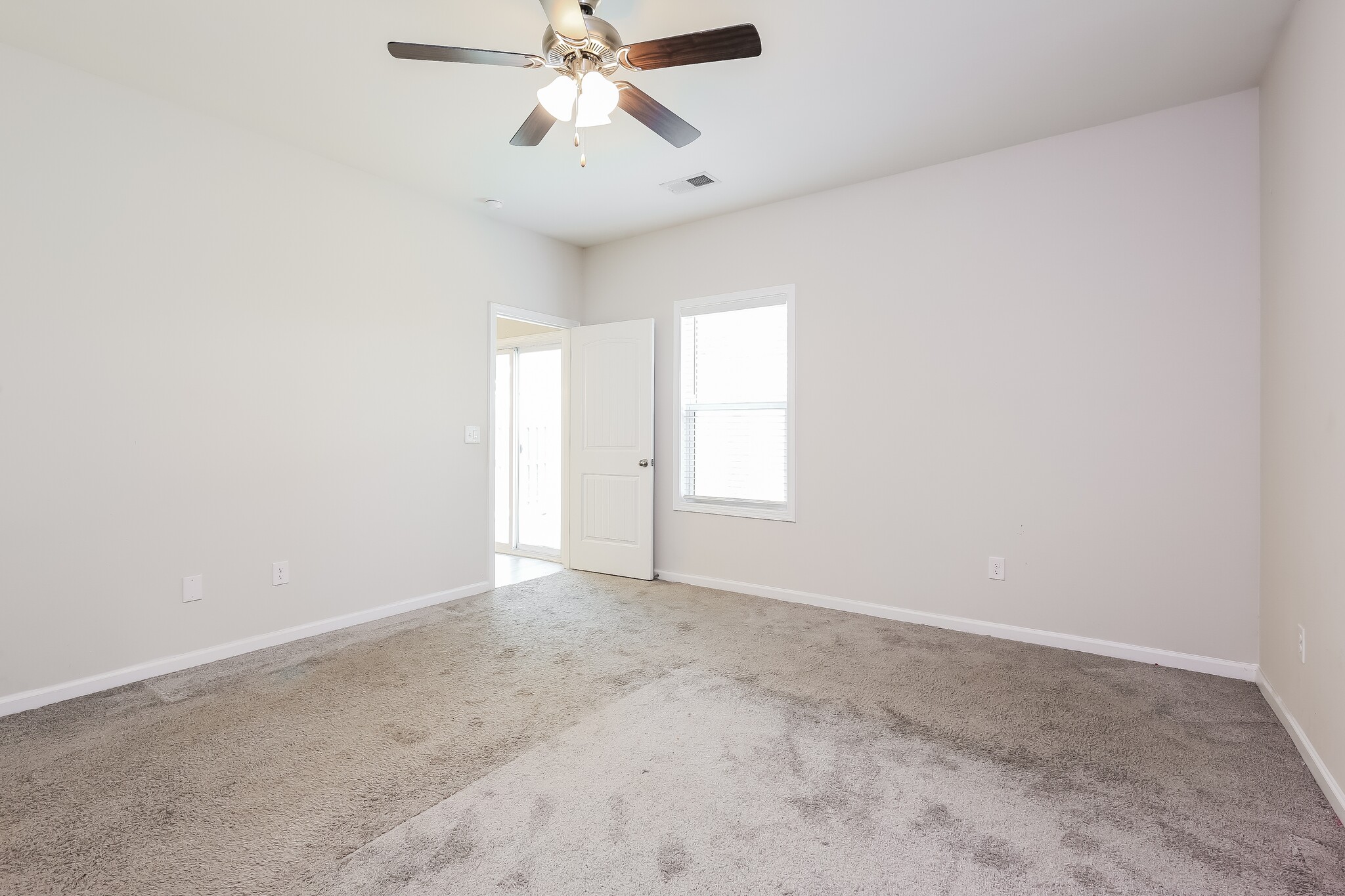 Building Photo - 136 Highland Park Ct