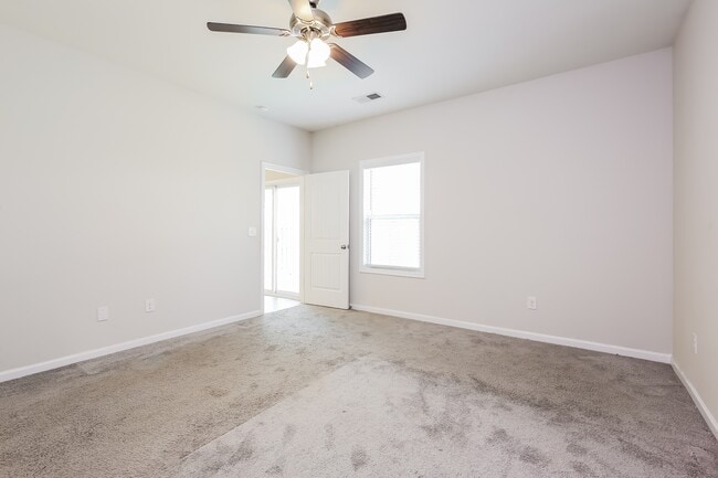 Building Photo - 136 Highland Park Ct