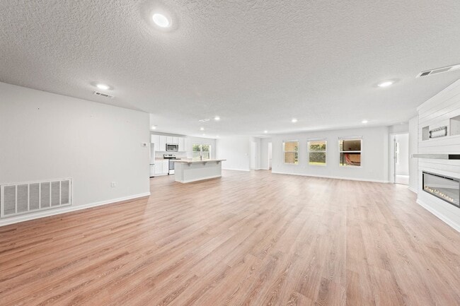 Building Photo - 6705 Sarah Ann Way