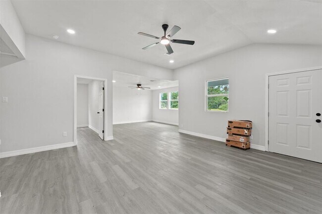 Building Photo - 1615 Hiller St
