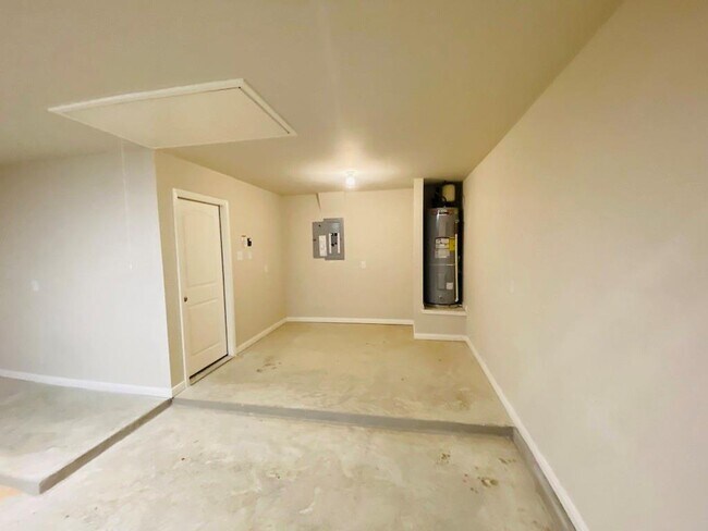 Building Photo - 5205 Leaning Tree