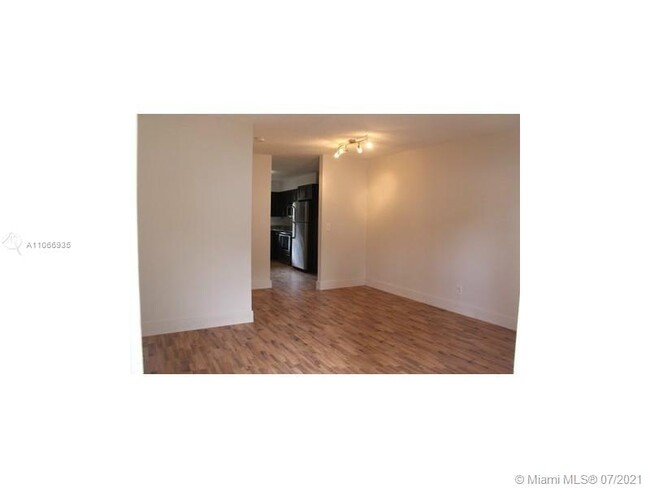 Building Photo - 1406 Arpeika St