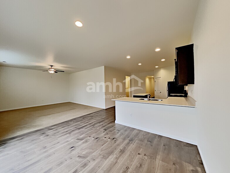 Building Photo - 2159 NW Woodland Dr