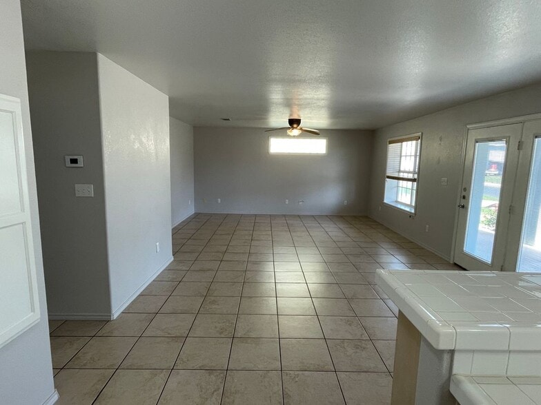 Building Photo - 108 E Jupiter Ln