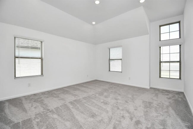 Building Photo - 5535 Holly Hvn Ct
