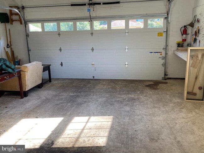 Building Photo - 6502 Sunny Hill Ct