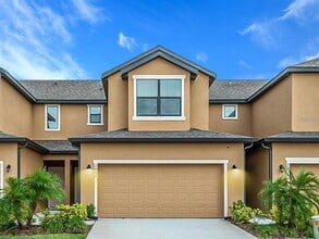 Building Photo - 2440 Seven Oaks Dr