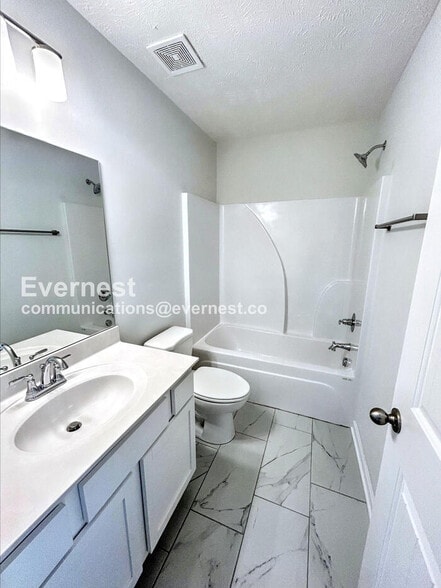 Building Photo - 328 Raines Ct