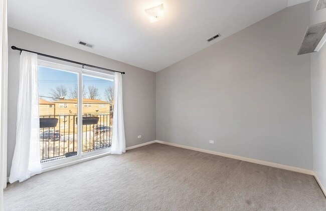 Building Photo - Modern & Spacious Rental Unit Available