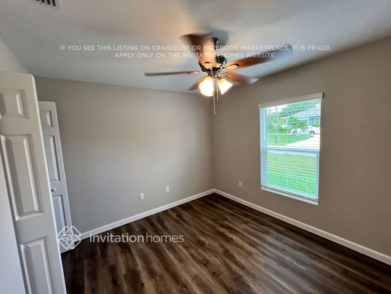 Building Photo - 1702 SW Airoso Blvd