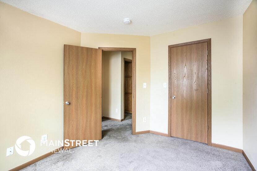 Building Photo - 10335 Draycott Ave