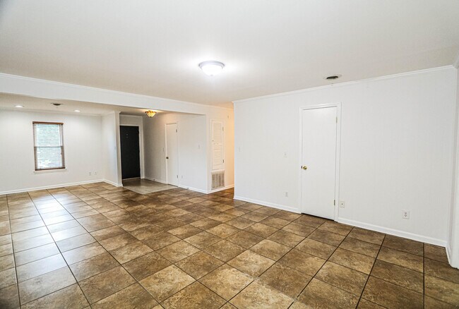 Building Photo - 3932 Creekwood Ln